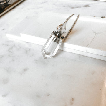 Gemstone Energy Bottle necklace Clear Quartz (silver)