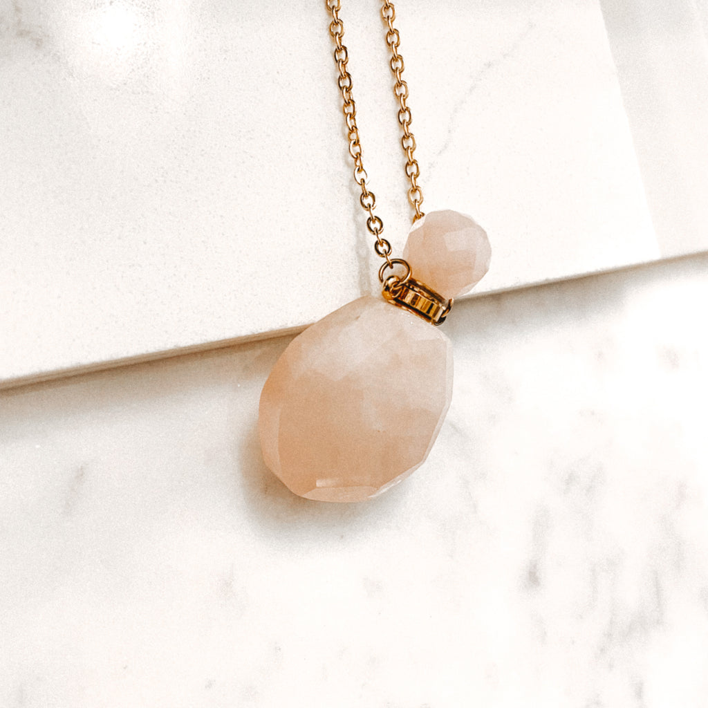 Gemstone Energy Bottle necklace Rose Quartz (gold)