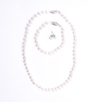 White pearl jewellery set